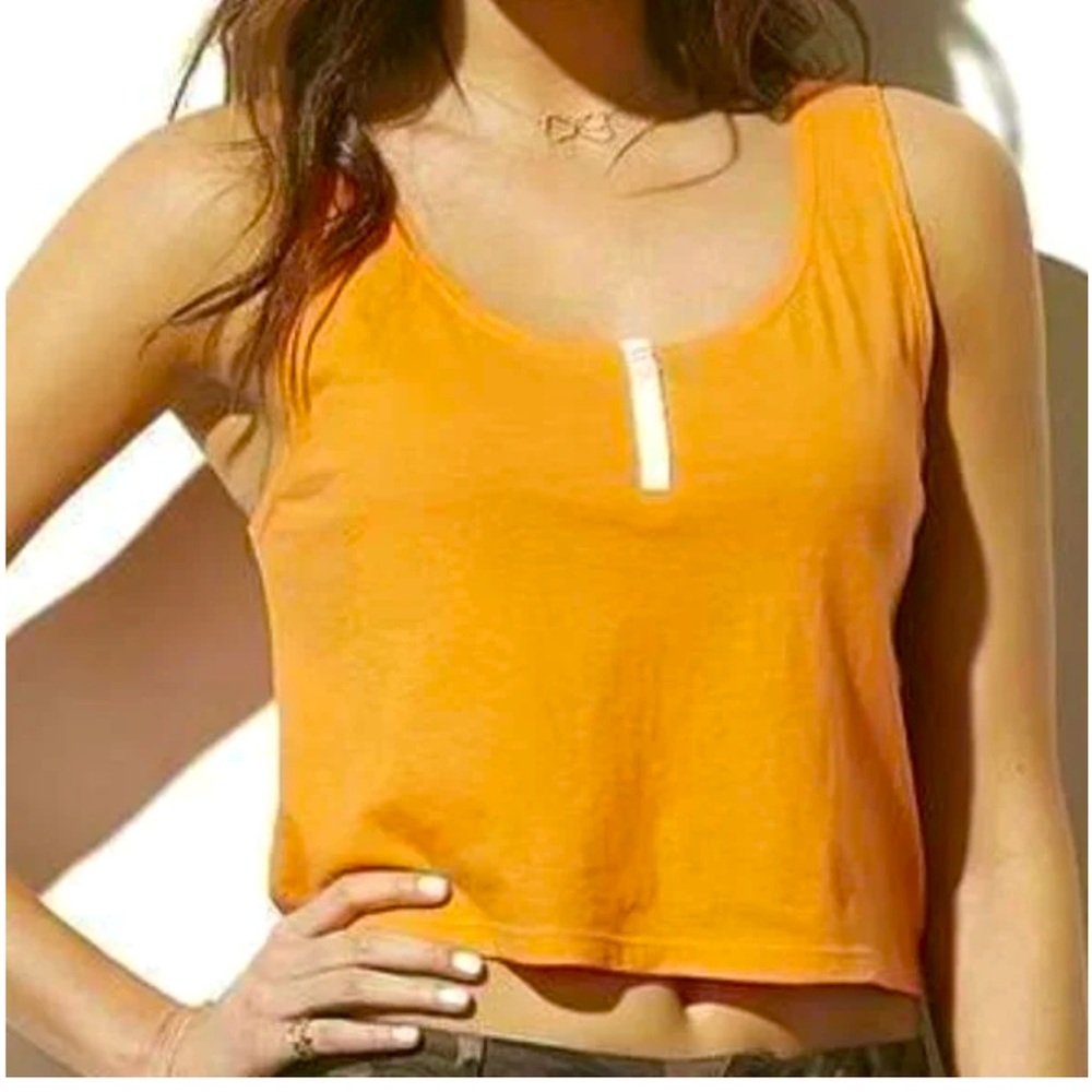 Adam Levine lightweight Henley cropped tank